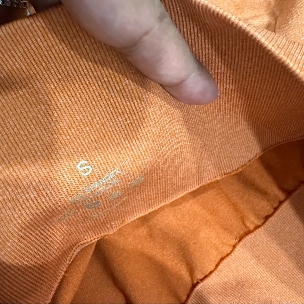 Nvgtn contour seamless leggings size small - Image 4