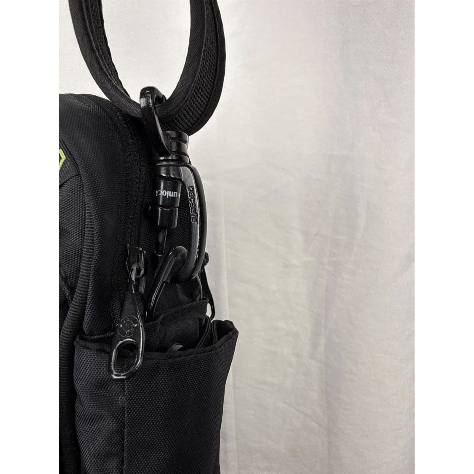 Pacsafe Metrosafe 200 Gii Unisex Messenger Bag Crossbody RFID Black Nylon Travel - Image 5