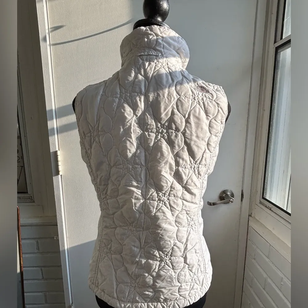 The North Face Quilted Puffer‎ Vest small layered hiking athleisure outdoors - Image 4