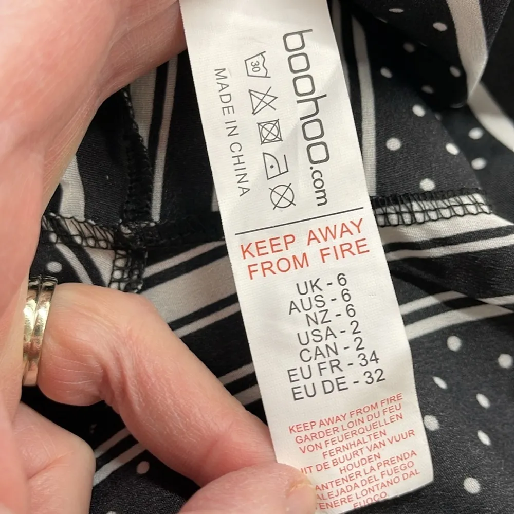 Boohoo Night NWT Black White Woven Stripe Polka Dot Ruffle Wrap Mini Skirt - Image 6