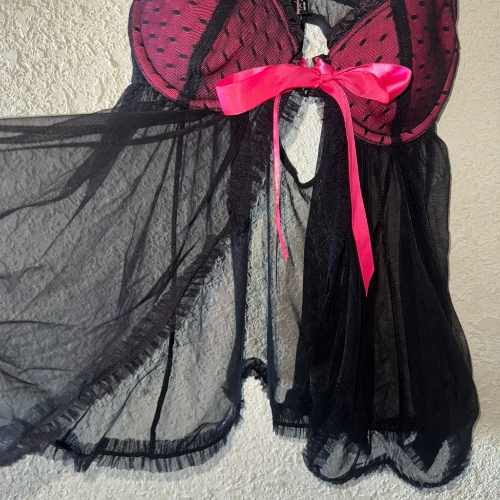 Victoria's Secret Black and Pink Chemise with Sheer Mesh - Image 2