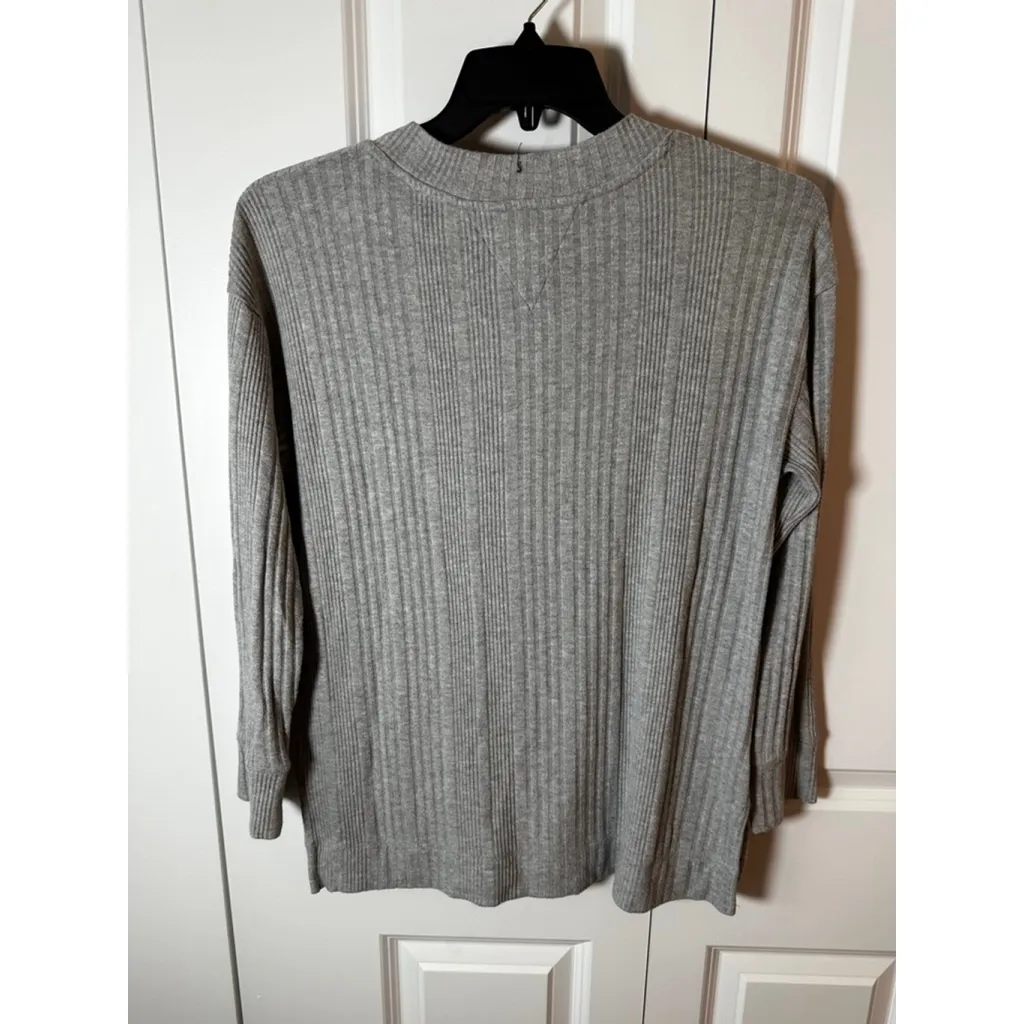 Andrew Marc Gray Ribbed V-Neck Sweater S - Image 2