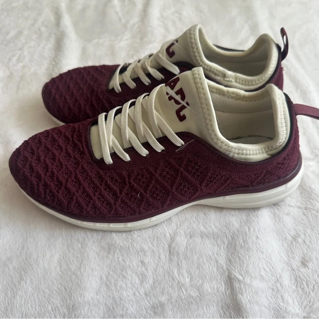 APL TechLoom Phantom Women's Size 7.5 Maroon and Off-White Running Shoes - Image 4
