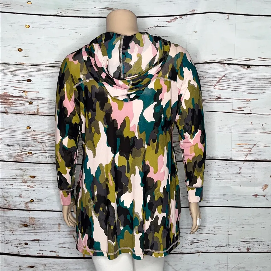 LOGO Lounge by Lori Goldstein 1X Camo Print Long Sleeve Sheer Mesh Top w/ Hood - Image 4