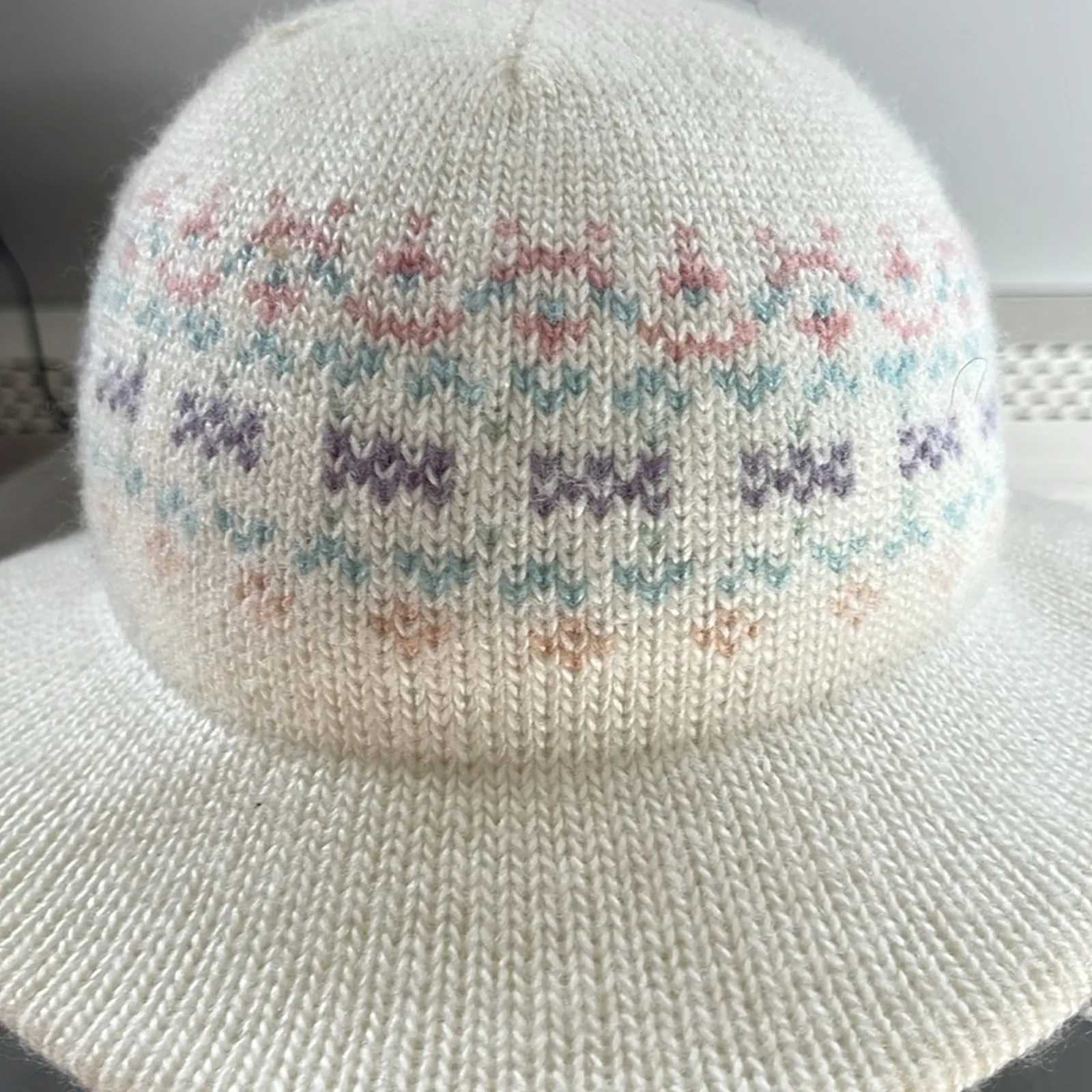 Vintage White Pastel Machine Knit Cloche Hat - Image 3