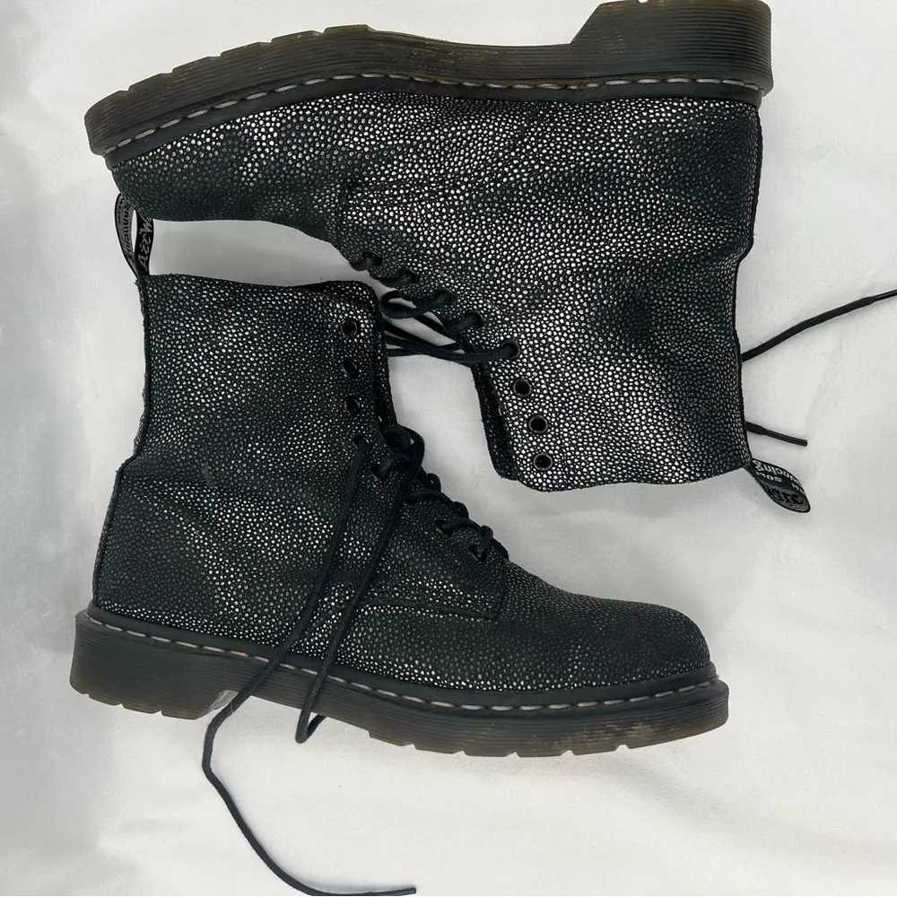 Dr.Martens 1460 Metallic Pebble Pascal 'Black Silver' - Image 8