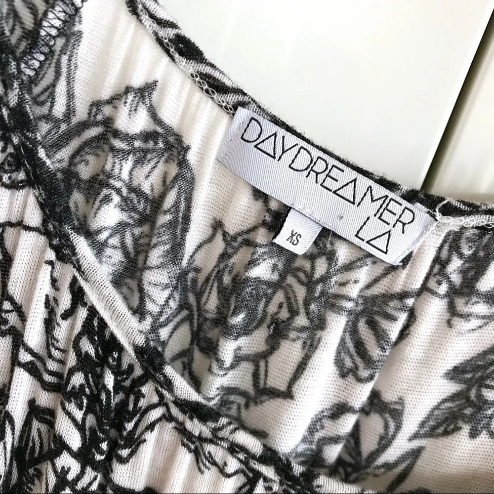 Daydreamer LA Cold Shoulder Slouchy Printed Top - Image 4