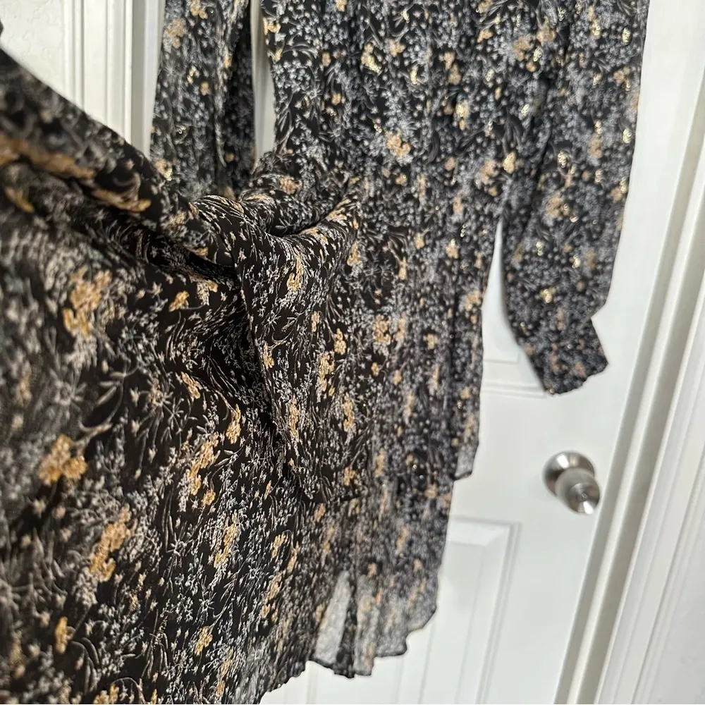 ASTR The Label Womens Black Gold Long Sleeve Tiered Ruffle Floral Dress Size L - Image 10