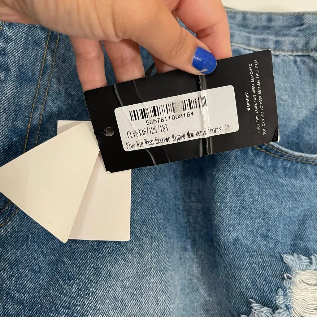 NWT Pretty Little Thing‎ Plus Size 2X Mid Wash Extreme Ripped Mom Denim Shorts Blue - Image 5