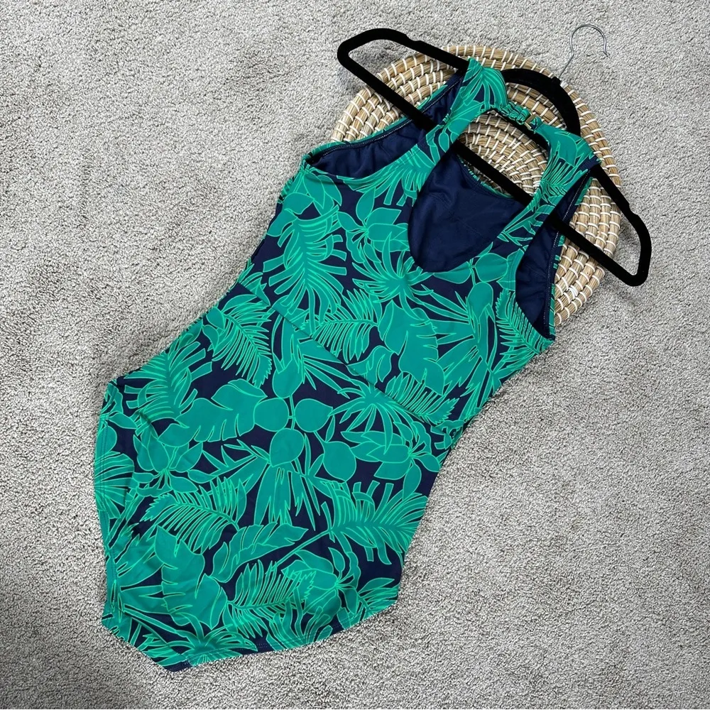 Lands’ End Women’s One Piece Swimsuit UPF 50+ Green Tropical Built in Bra Size S - Image 6