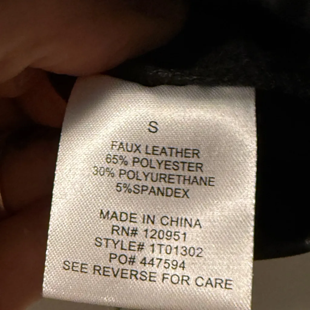 🏷️NWT Olive + Oak Faux Leather Crop Top – Size Small - Image 5