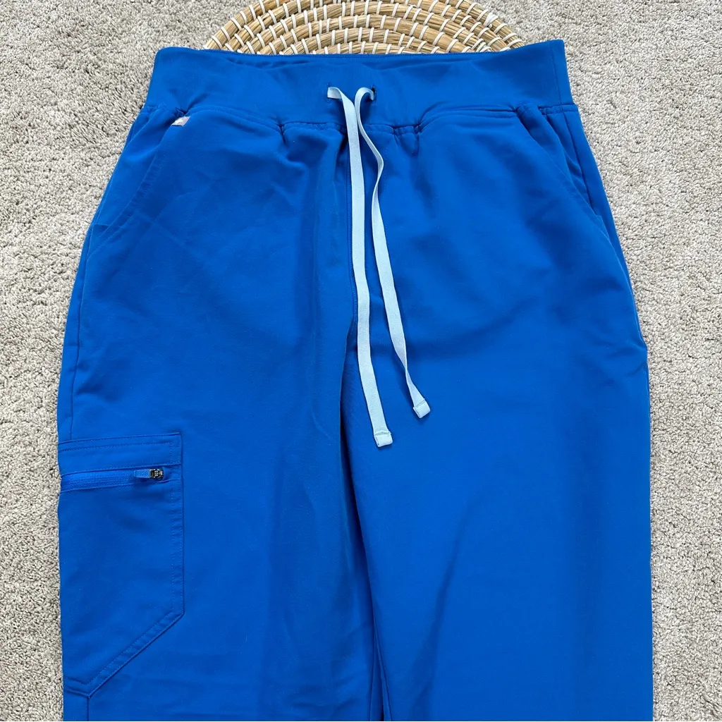 Figs Women’s High Waisted Zamora Jogger Scrub Pants Pull On in Royal Blue MT - Image 4