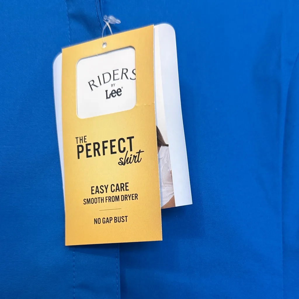 Riders by Lee Women's Blue Button-Down Shirt - Image 2