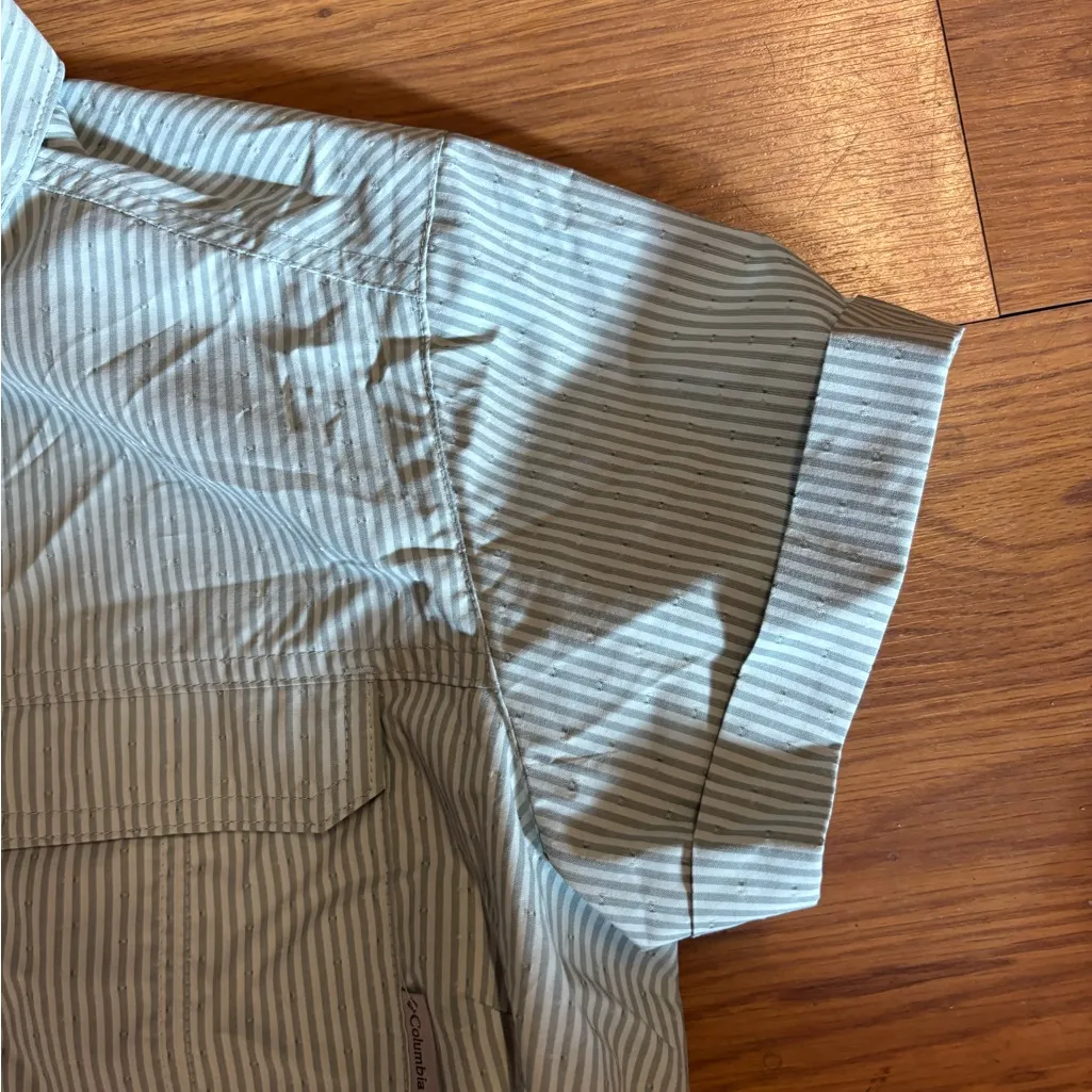 Columbia Omni-Shade Women’s Large Green White Stripe Short Sleeve Shirt - Image 3