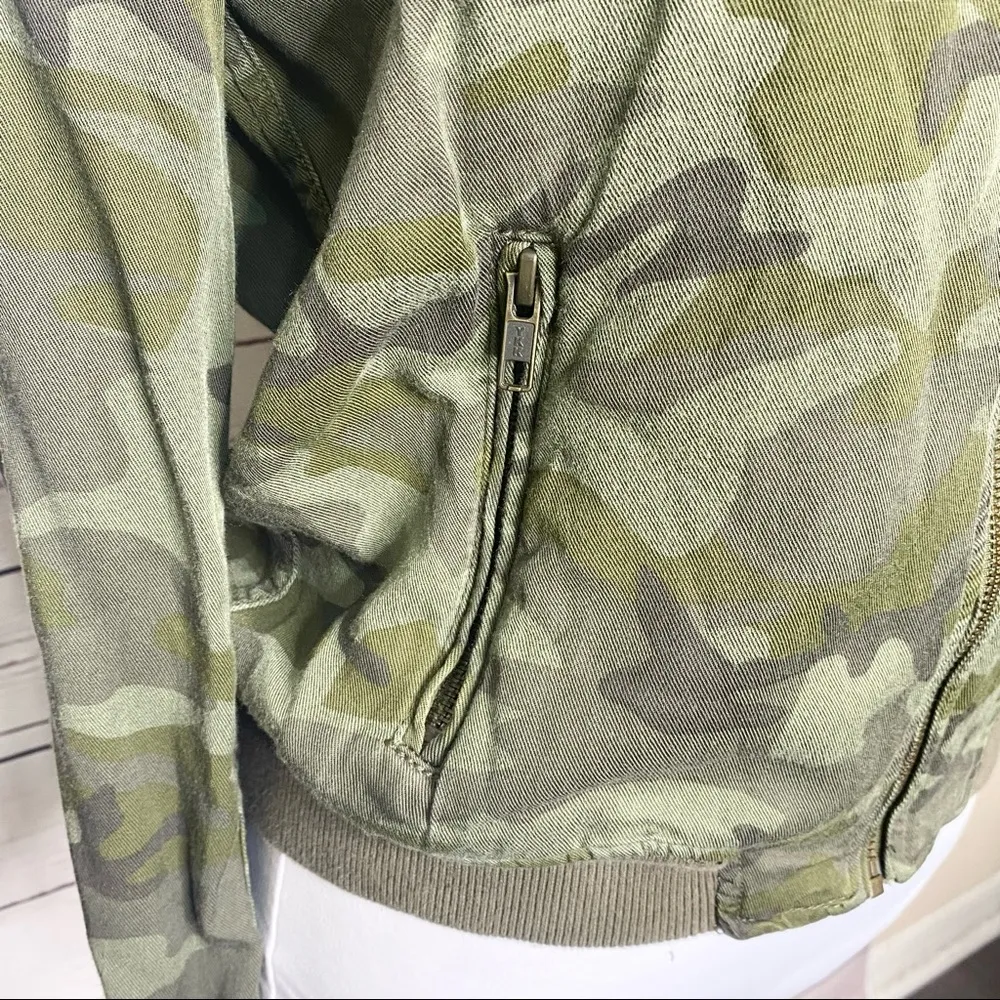 Mossimo Army Green Camo Bomber Jacket Size XS - Image 5