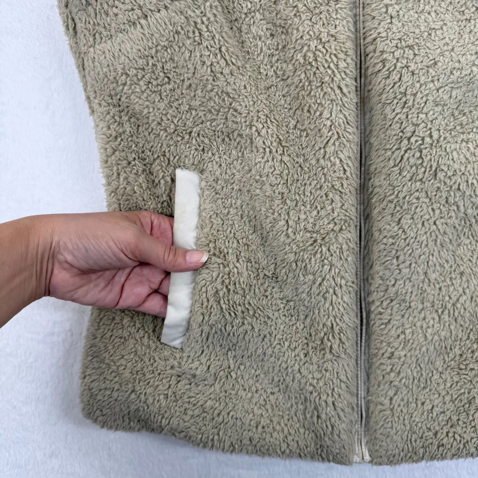 Patagonia Women's Medium Better Sweater Fleece Vest Full Zip‎ Sleeveless - Image 7