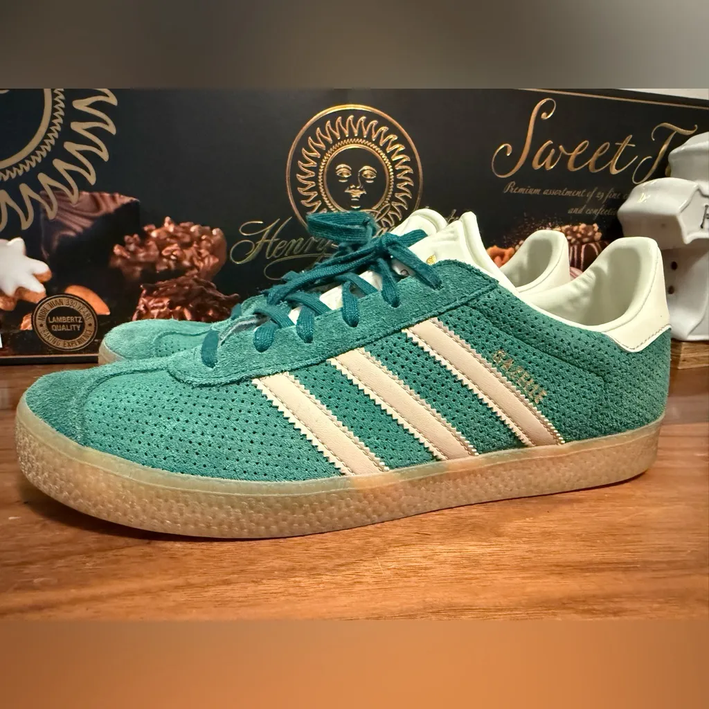 Adidas Gazelle Shoes Collegiate Green Beige - Image 2