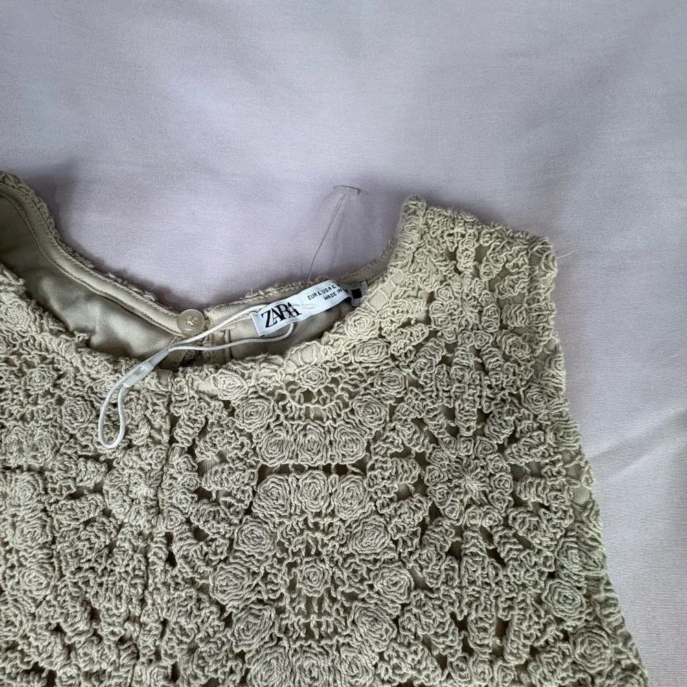 Zara Beige Textured Lace Blouse - Image 4