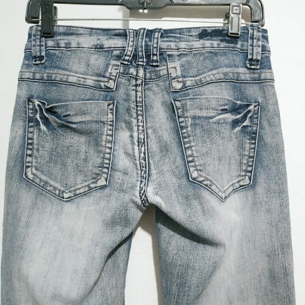Bubblegum washed denim
Crop ankle zip
Size 5/6 - Image 4