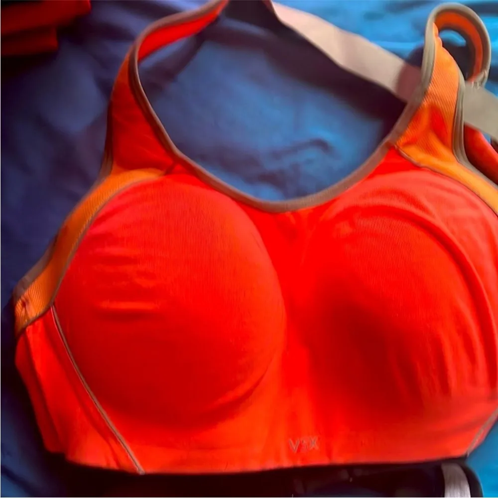 Set of Two Victoria Secret VSX Sports Bras Size 34DD - Image 2
