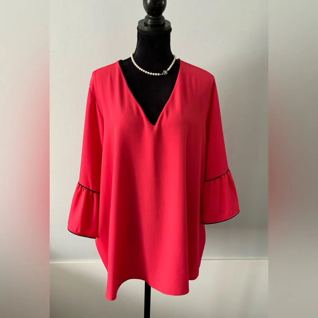 ELEGANT CALVIN KLEIN BLOUSE🌹🌹🌹 - Image 2