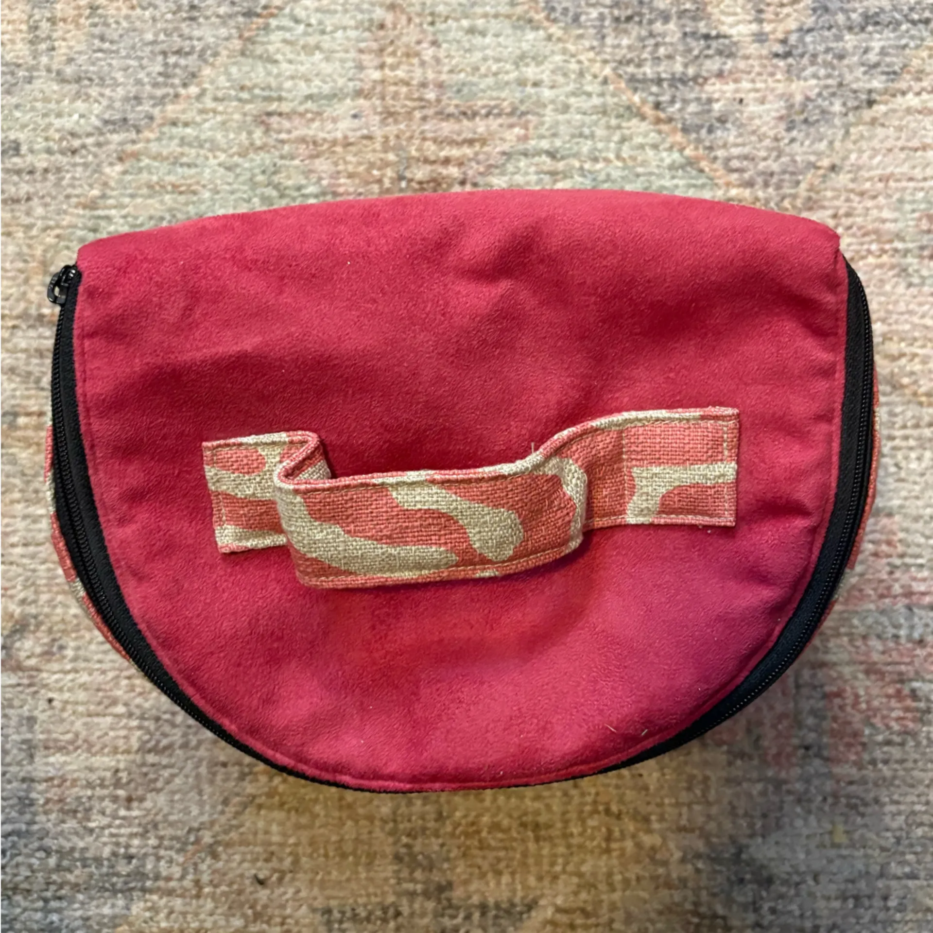 Lisa Lill Studio Travel Bag in Pink & Tan Print - Image 5