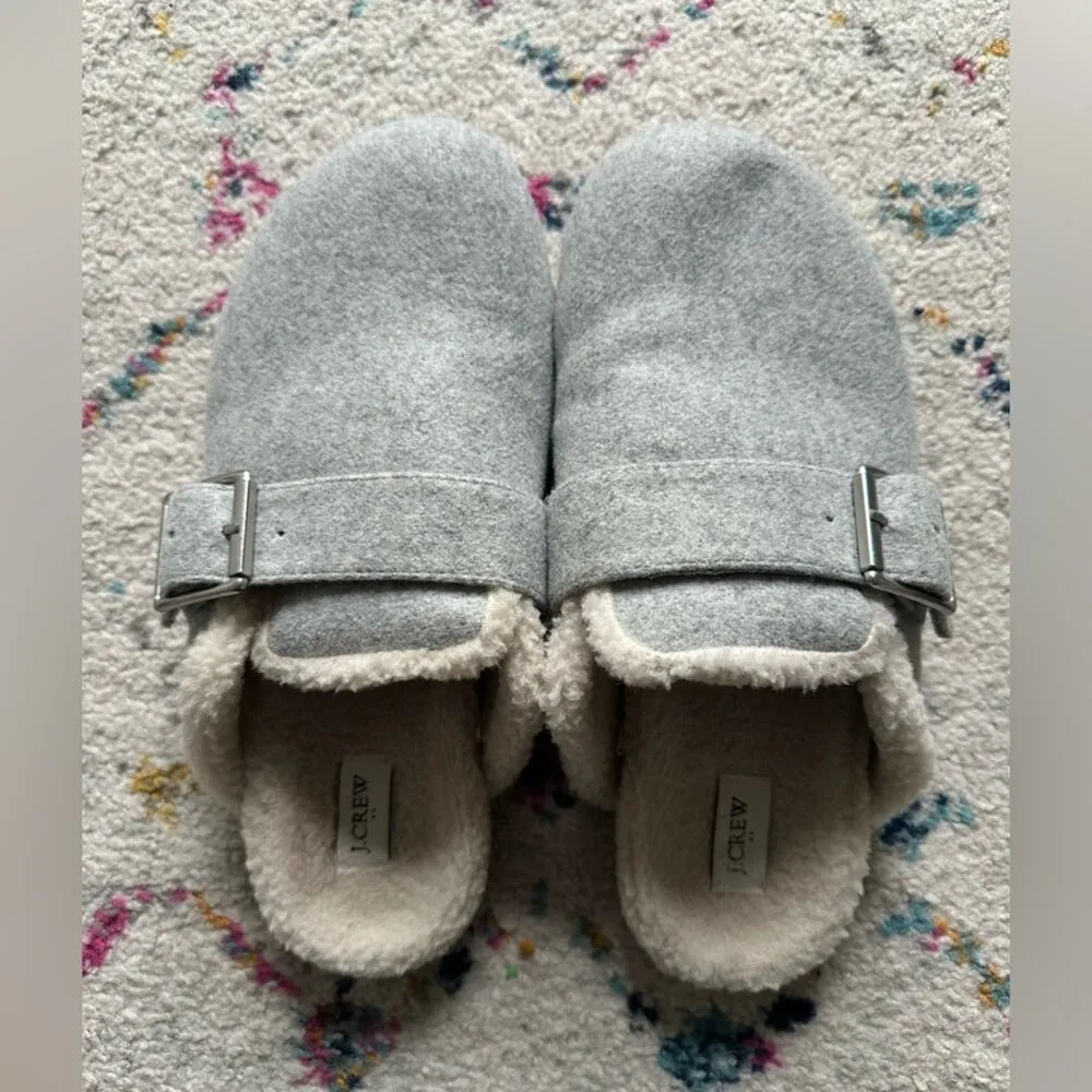 J. Crew Fuzzy Gray Cream Buckle Clog Slippers Women’s size 7 comfy cozy soft - Image 3