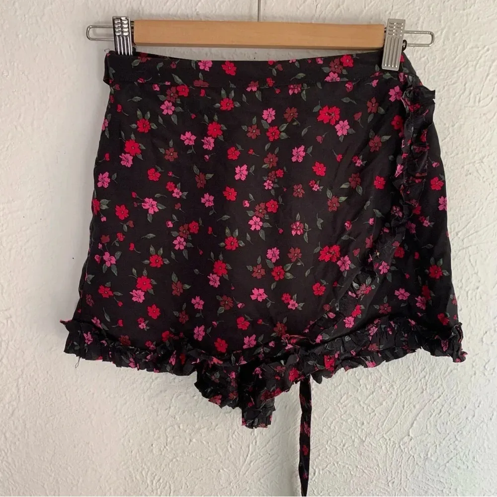 For Love & Lemons X REVOLVE Wrap Skort in Black Floral Sz XS - Image 3
