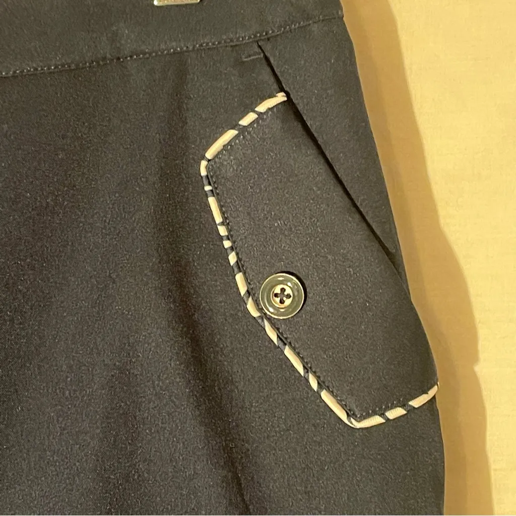 Greg Norman Navy Blue Women's Skirt with white piping on pockets size 10 - Image 4