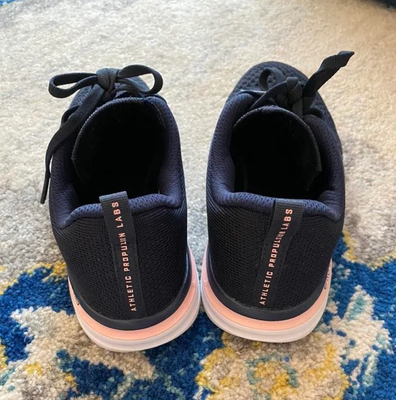 Revolve APL sneakers Navy Light Pink - Image 3