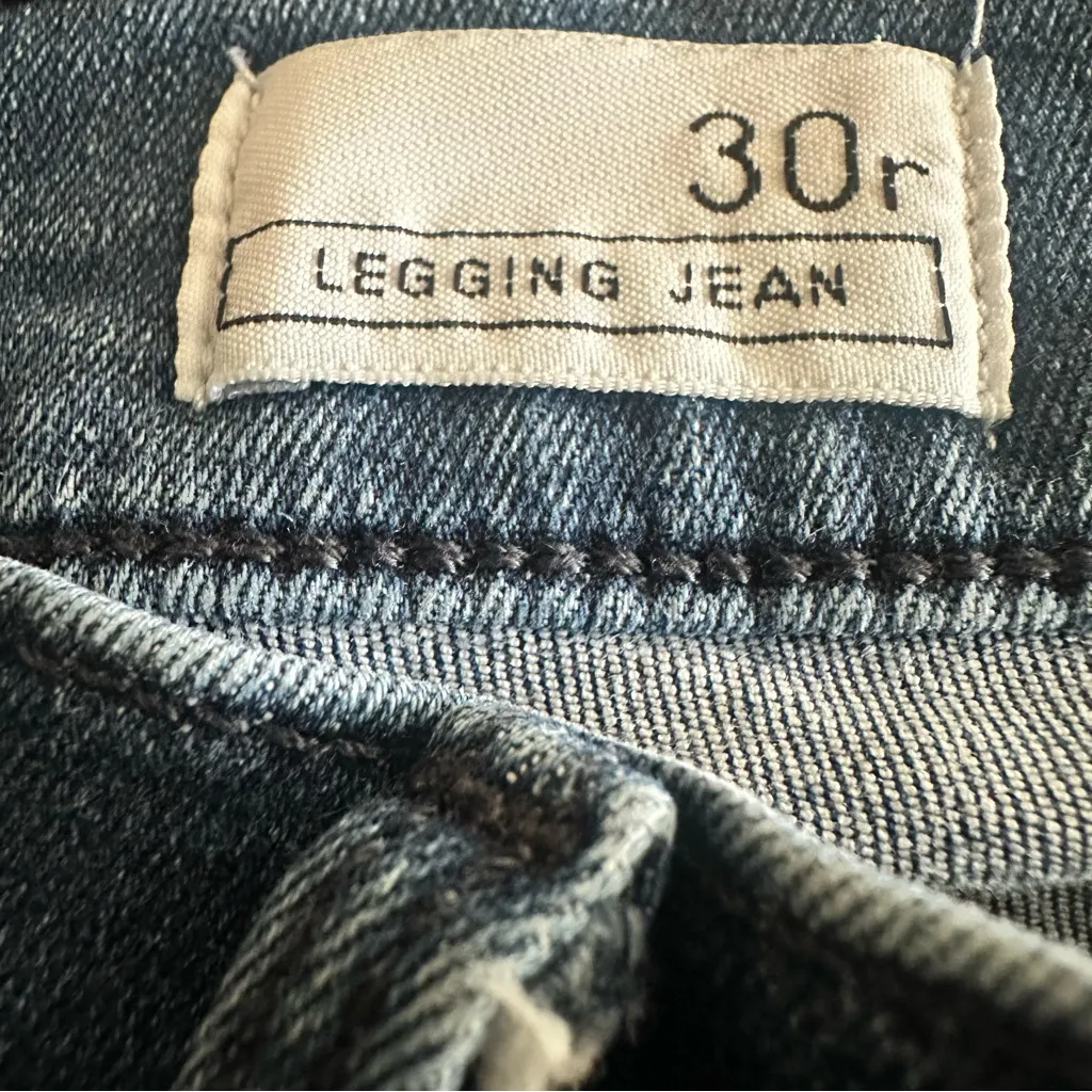 Gap 1969 Legging Jeans Dark Wash 30R - Image 3