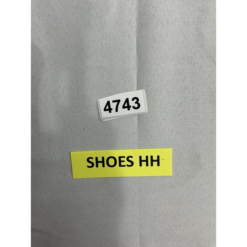 Womans Chinese Laundry Saunter Booties 8.5 Black Studs Back Zip Block Heel - Image 10