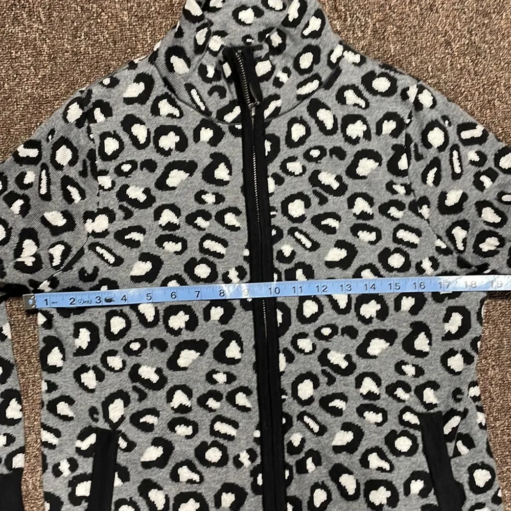 Rachel Zoe Print Full Zip Sweater size M - Image 8