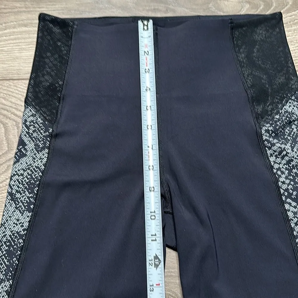 Athleta Stay Fly 9”‎ Pocket Black And Gray Running Bike Shorts Size Small - Image 8