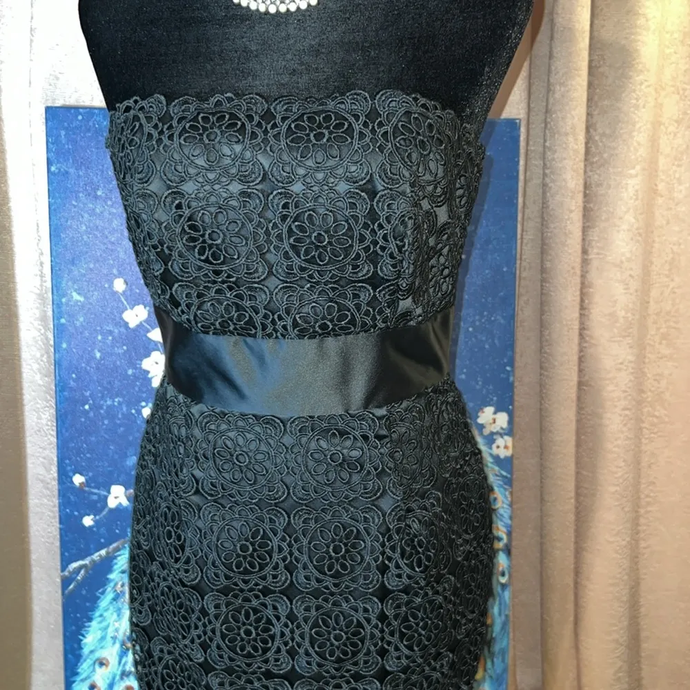 White House Black Market Size 2 Black Strapless Midi Dress - Image 2