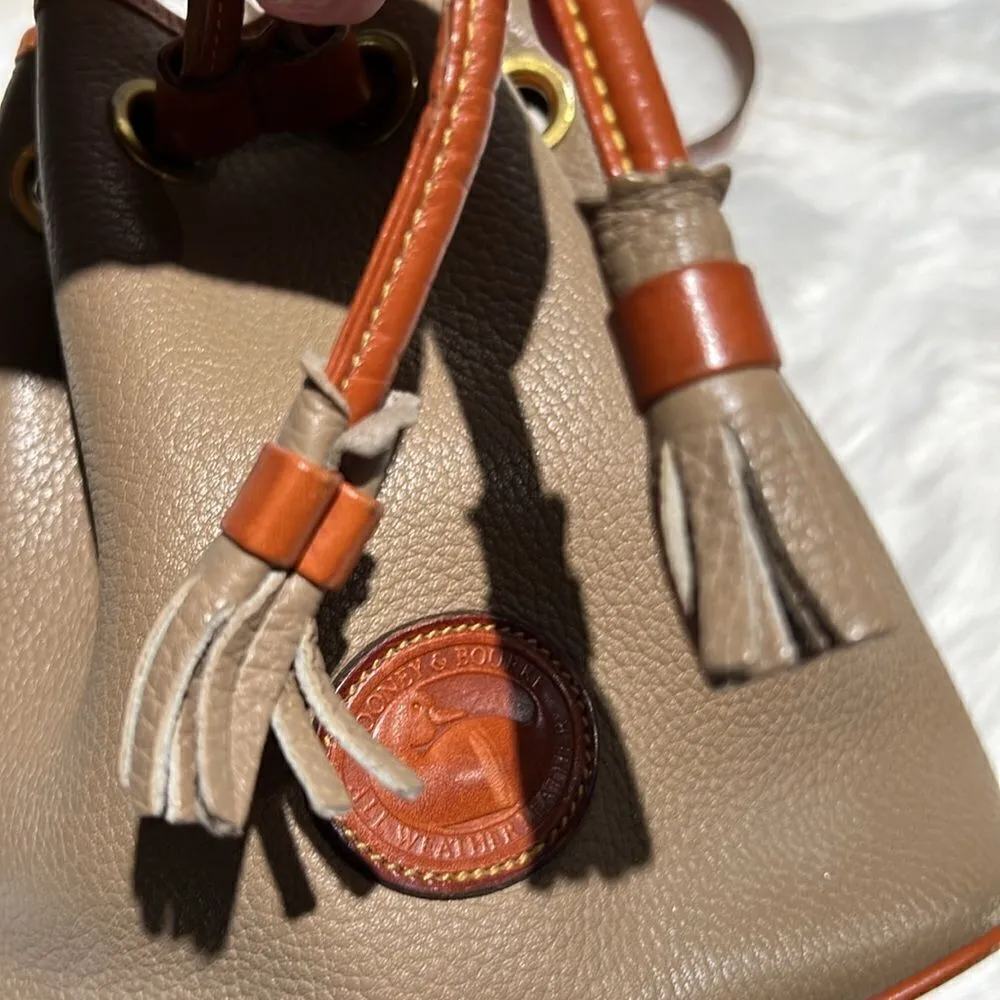 Dooney & Bourke Pebble Grain Drawstring Bucket Bag Crossbody Fisherman Core B89 - Image 4