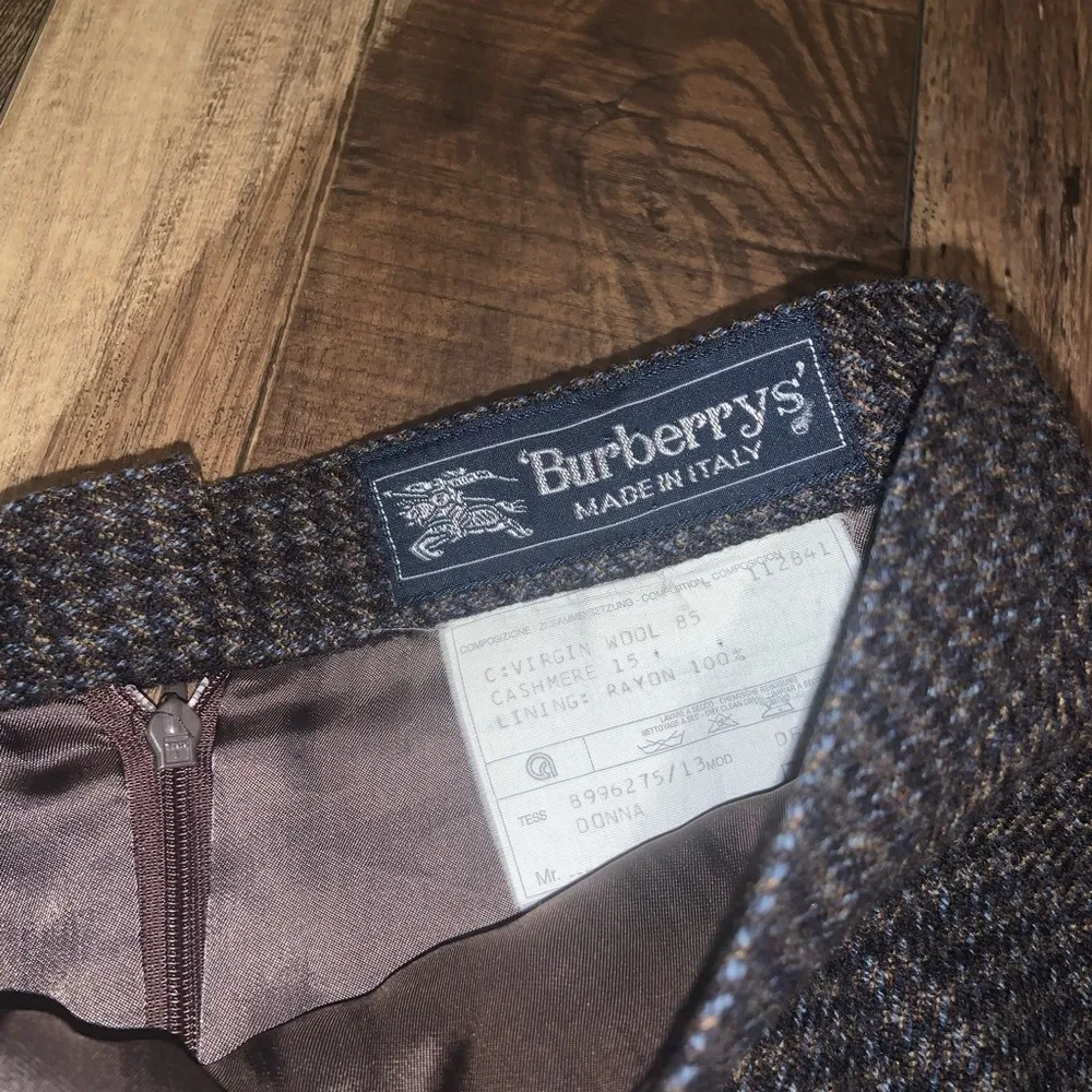 Vintage Burberry plaid brown skirt size 2 $240 made in Italy fall casual tweed - Image 2