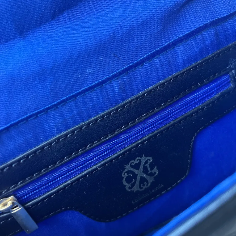 Christian LaCroix Black Quilted Handbag Gold Chain Shoulder strap - Image 9