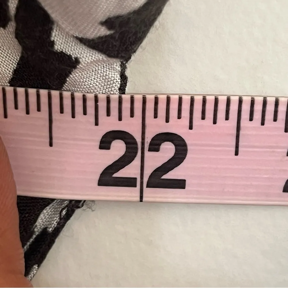 Women’s Blue Island Black & White Patterned Swimsuit Cover Up Size Large - Image 8