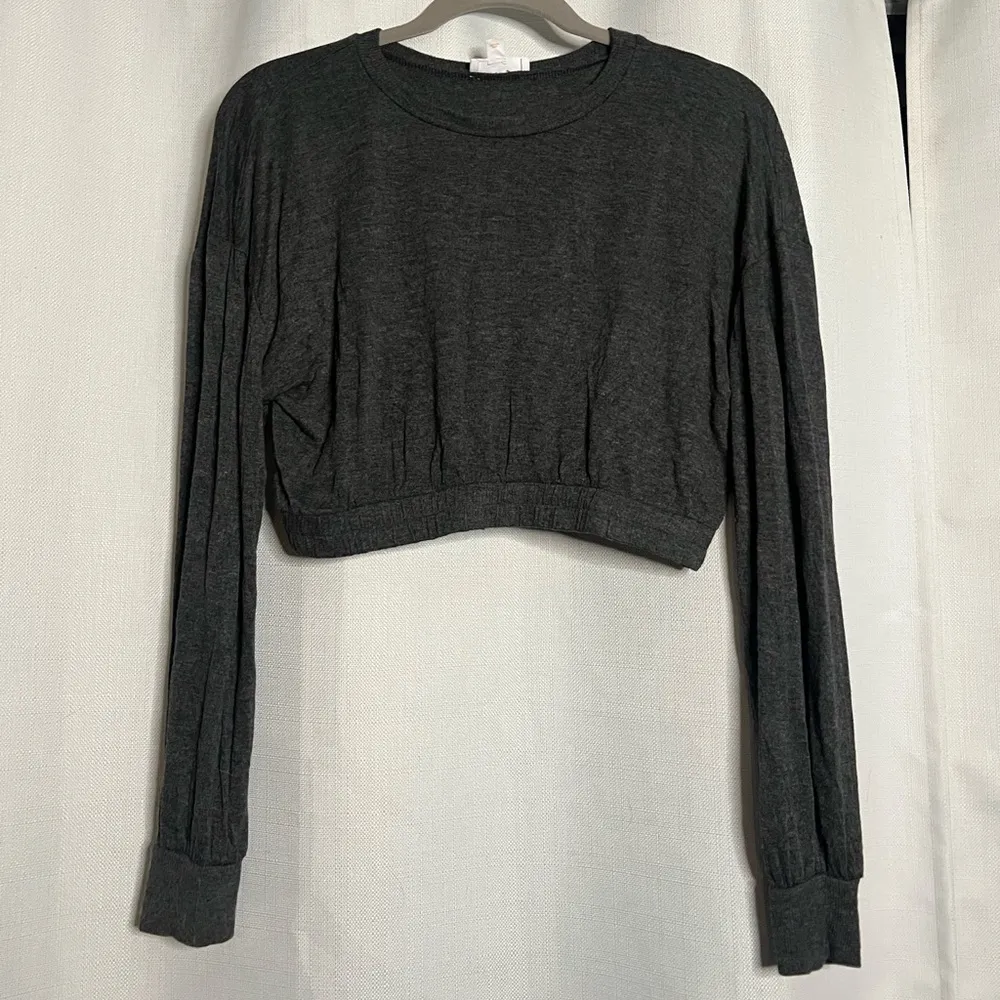 Colsie Dark Grey Cropped Lounge Pullover Long Sleeve Sweater Medium Gray - Image 4