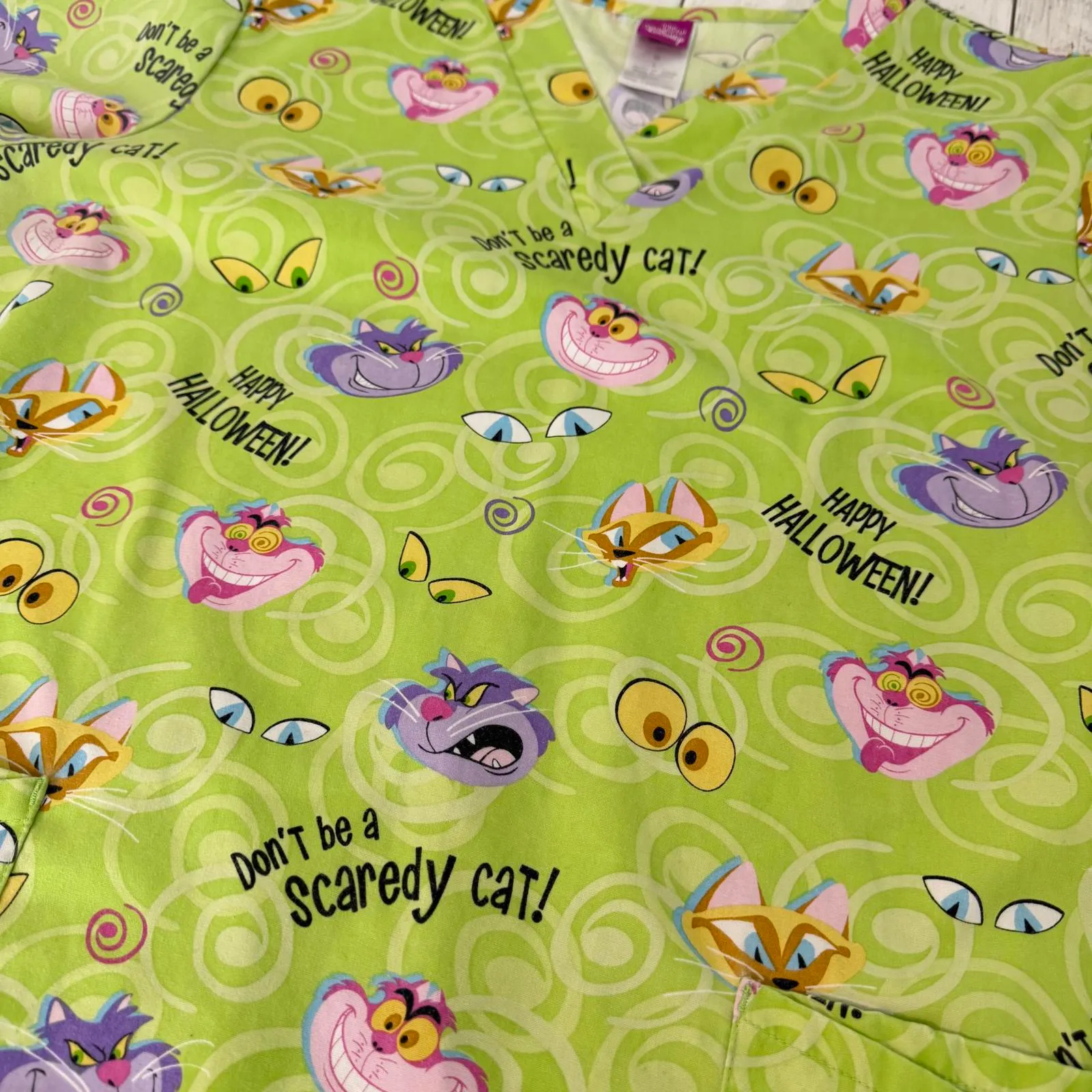 Disney Cheshire Cat Halloween Themed Women's Large scrub Top Nurse Green - Image 9