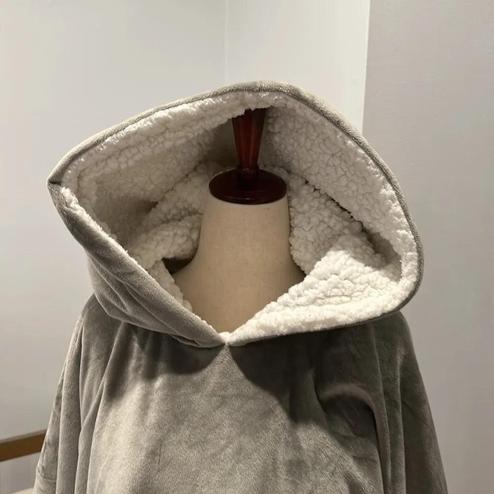Cozy Gray Hooded Blanket Sweatshirt - Image 2