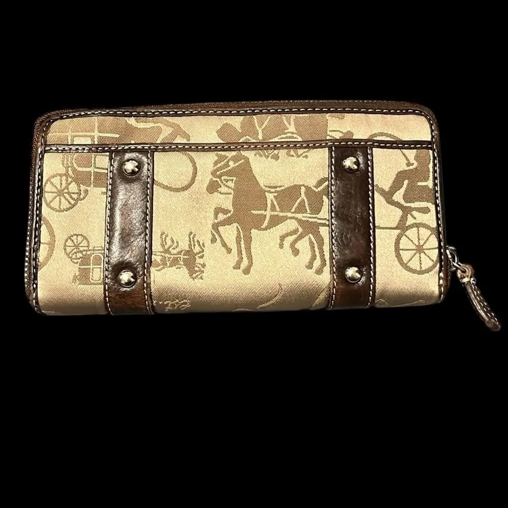 Coach Authenticated Vintage Zoe Horse & Carriage zip around wallet with COA - Image 2