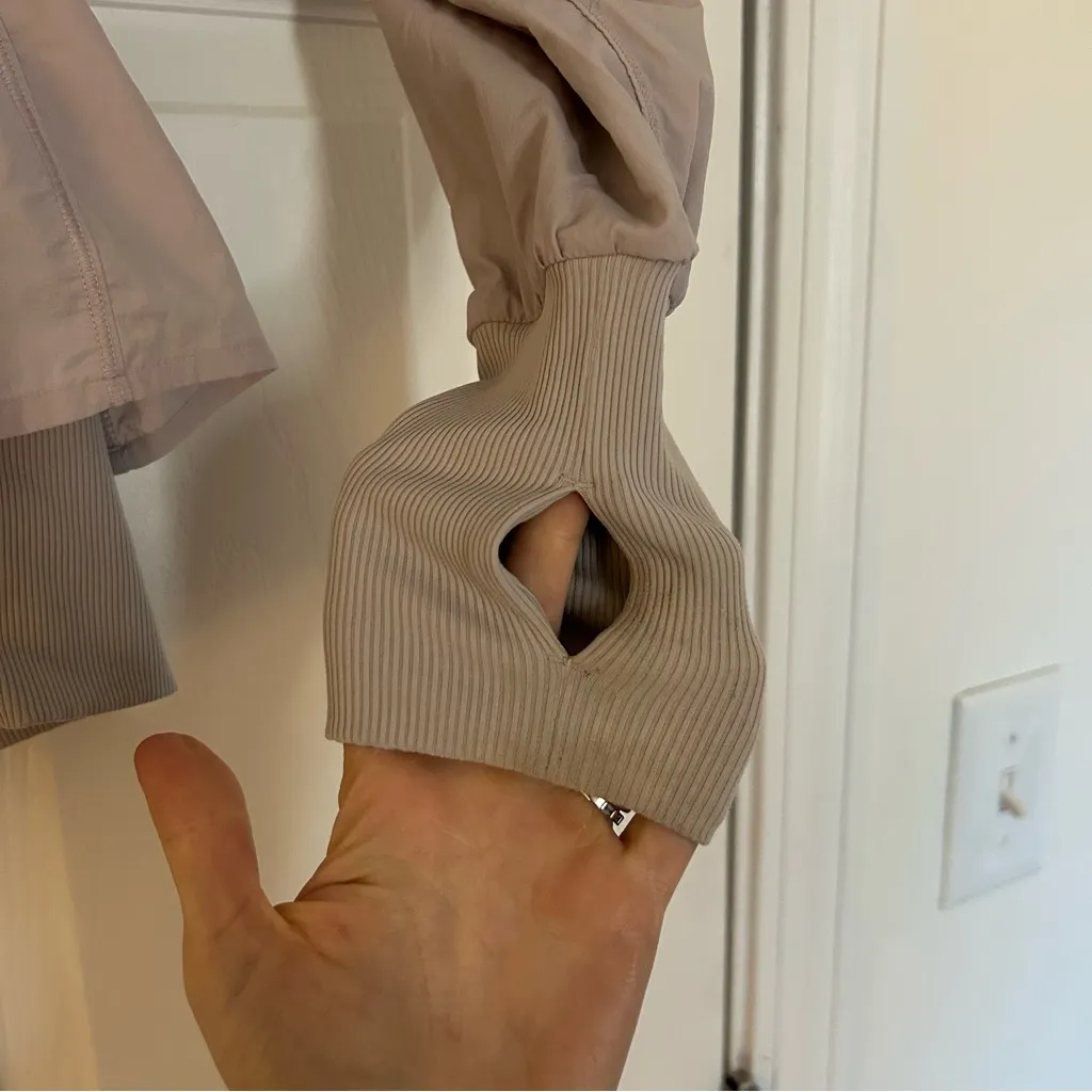 Lululemon Sights Seen Jacket Chrome size 0 - Image 4