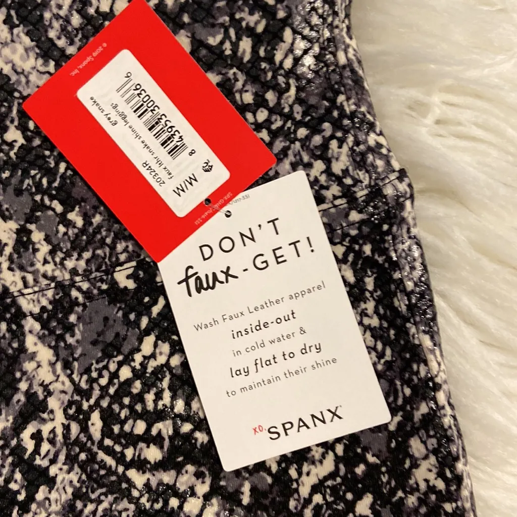 SPANX  Leggings in Black and Gray size M brand new with tag inseam 26” - Image 5