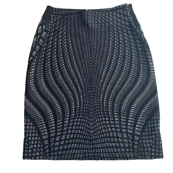 Diane von Furstenberg black and white‎ abstract print mae pencil skirt size 2 - Image 5