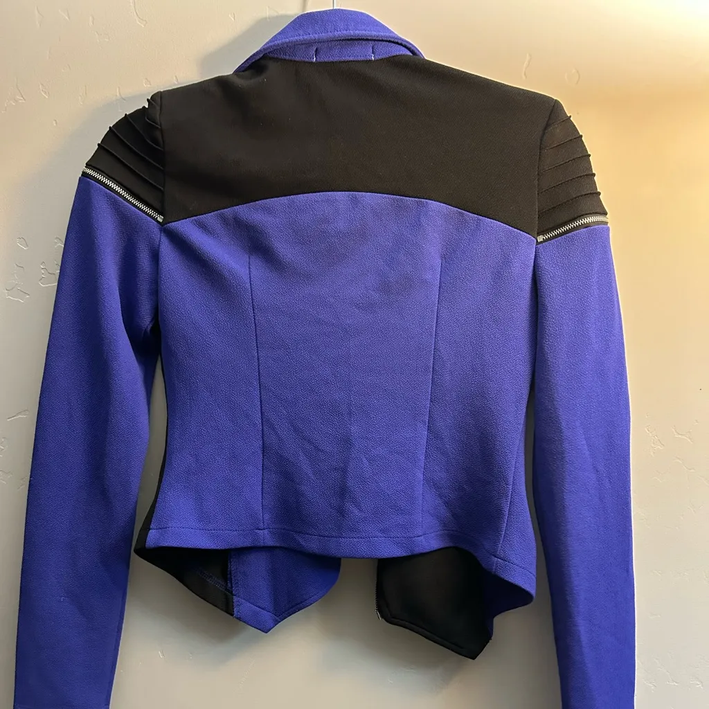 Women's Two - Image 6