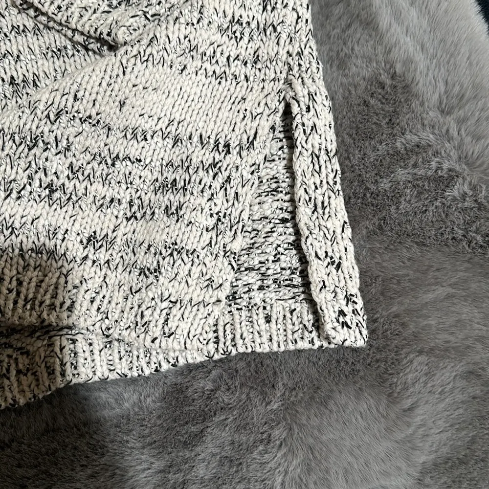 GUC Ann Taylor medium knit sweater - Image 5