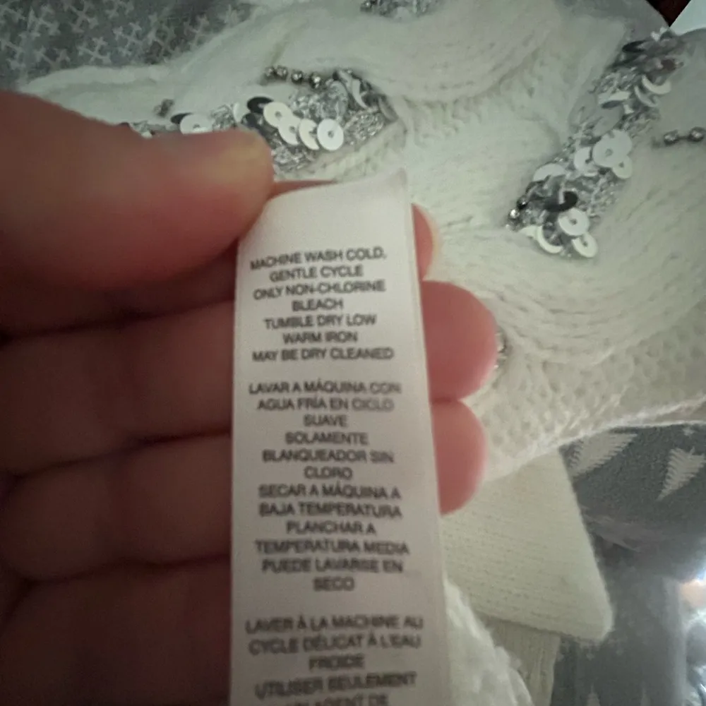 White House Black Market wool blend sweater. Size large but runs big! Wo… - Image 10