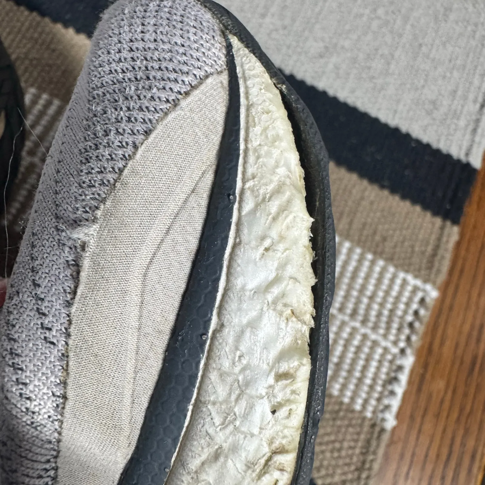 Saucony Triumph 18 Running Walk Shoe Sneaker Women 8.5 Gray Pink Comfort Casual - Image 3